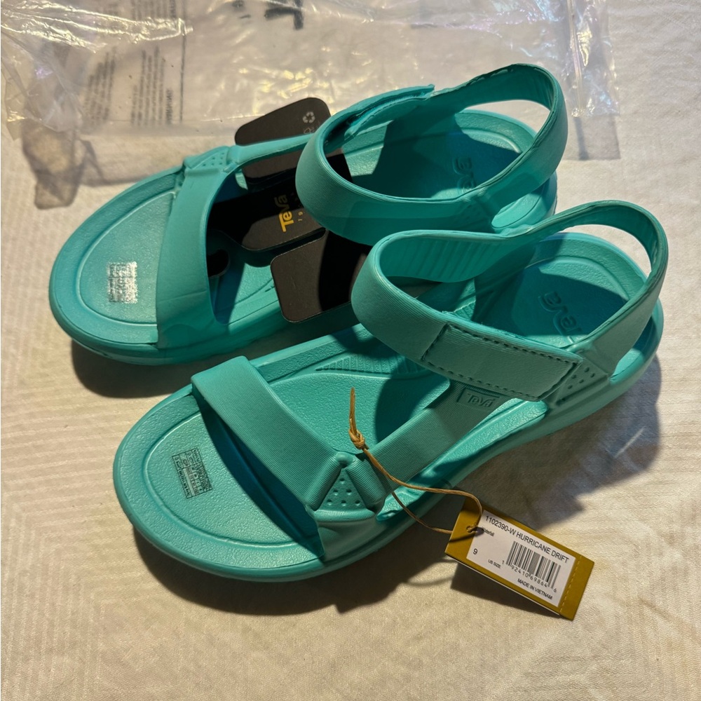 NWT Teva Hurricane drift sandals